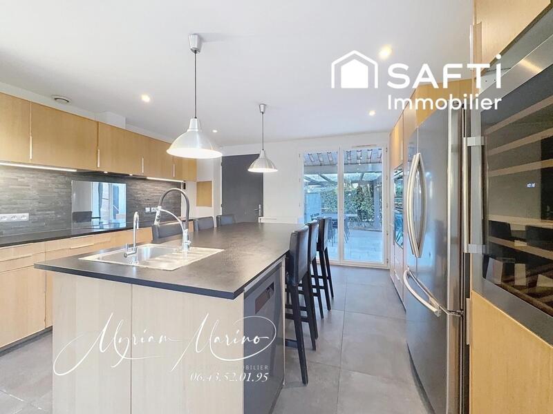 Maison - 111 m² - 5 pièces