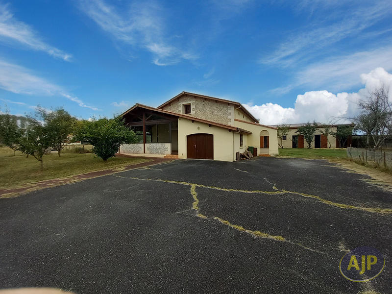 Maison - 192 m² - 6 pièces