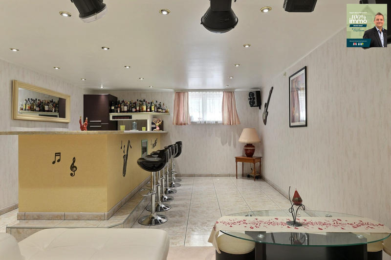 Maison - 232 m² - 7 pièces