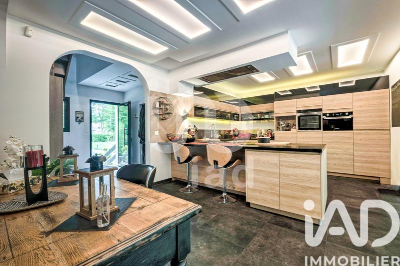 Maison de maîtres - 260 m² - 8 pièces