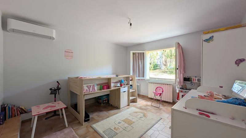 Maison - 265 m² - 9 pièces
