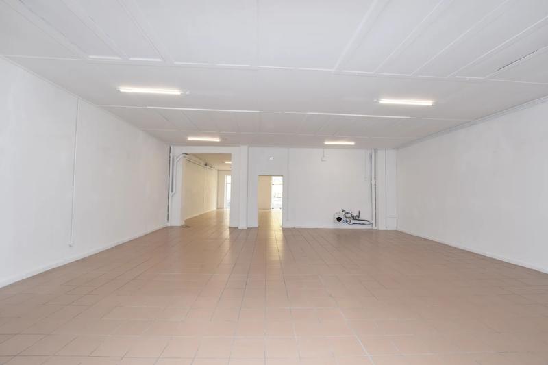 Local commercial - 95 m² - 2 pièces