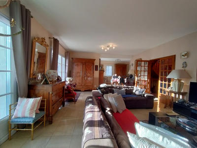 Propriété - 178 m² - 9 pièces