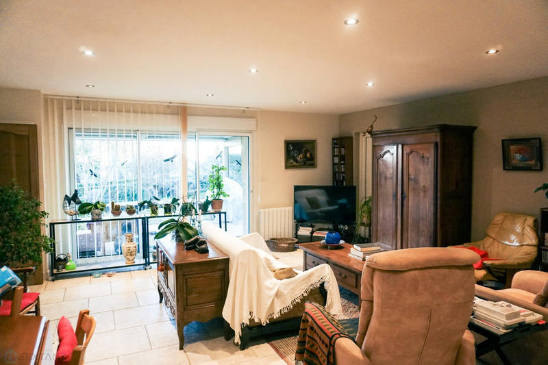 Maison - 298 m² - 9 pièces