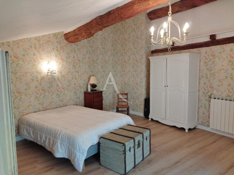 Maison - 247 m² - 5 pièces