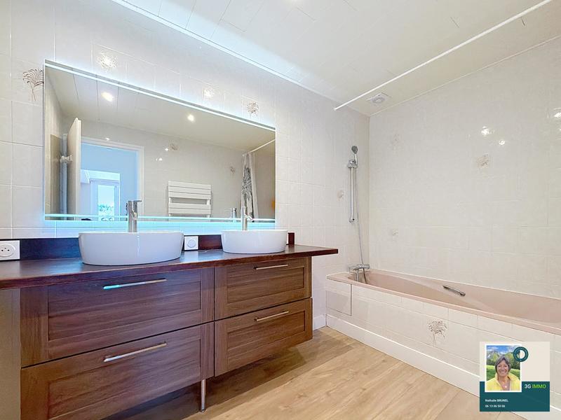 Appartement - 81 m² - 6 pièces