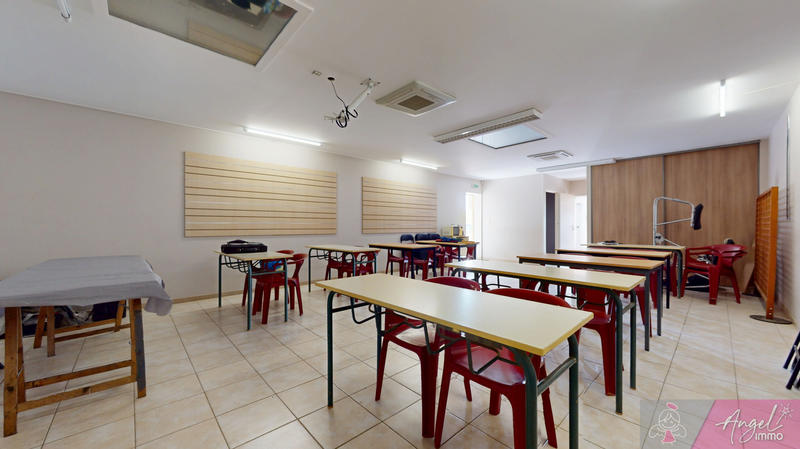 Local d'activités - 400 m² - 2 pièces