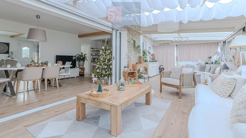 Maison - 137 m² - 6 pièces