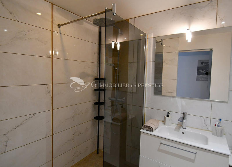 Villa - 200 m² - 7 pièces