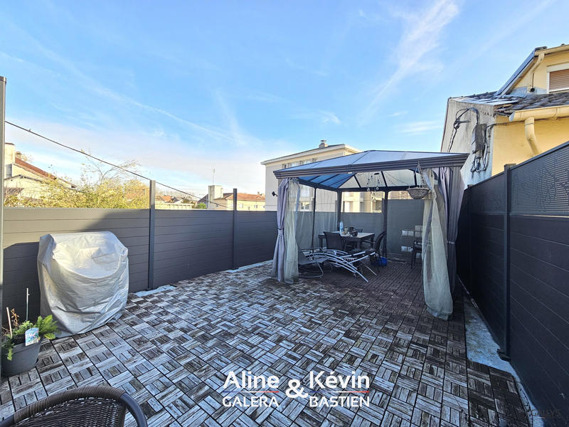 Maison - 102 m² - 4 pièces