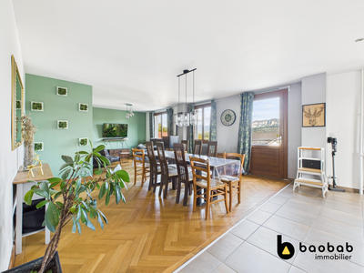 Maison - 199 m² - 8 pièces