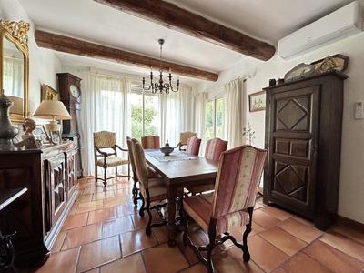 Pavillon - 209 m² - 7 pièces