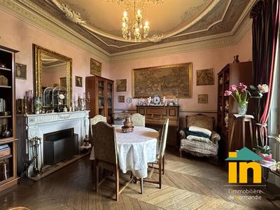 Demeure - 297 m² - 12 pièces