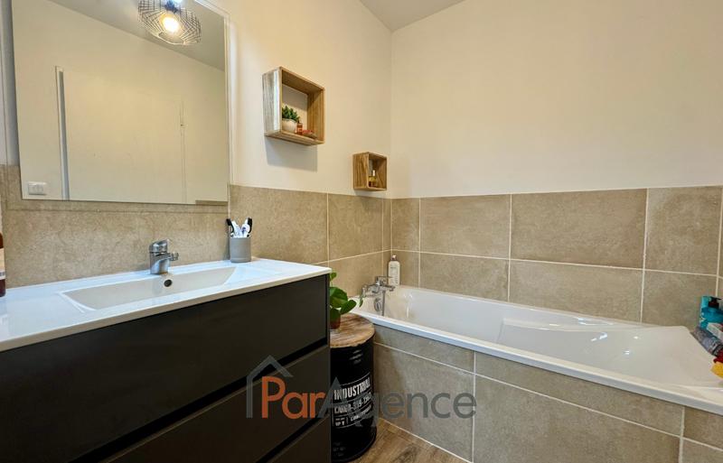 Maison - 104 m² - 4 pièces