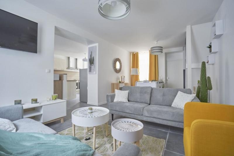 Maison - 141 m² - 9 pièces