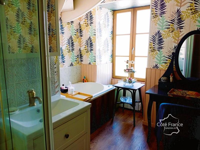 Maison chambre d'hôtes - 325 m² - 16 pièces