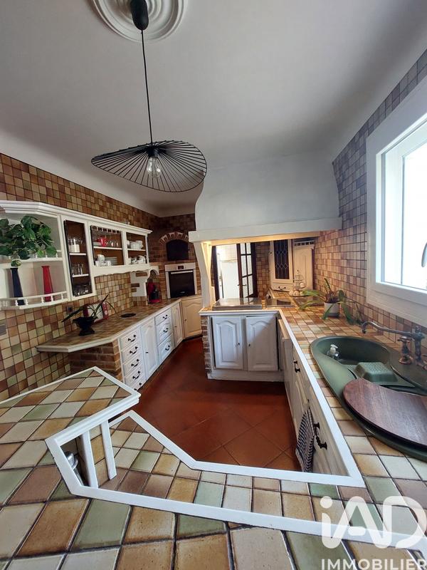 Maison - 228 m² - 7 pièces