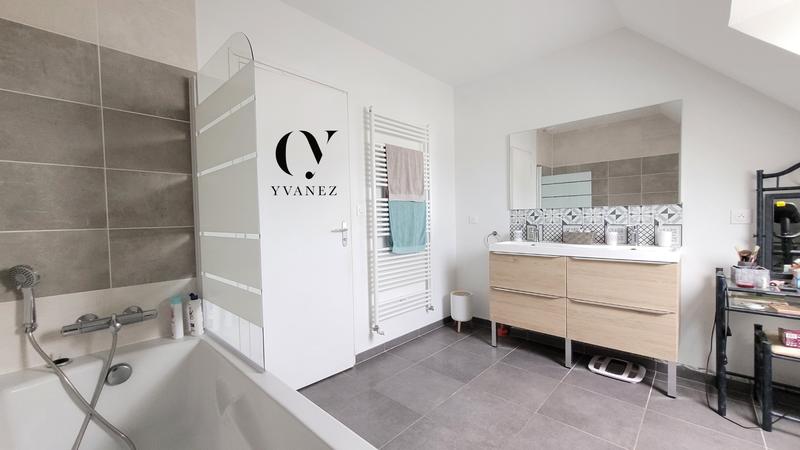 Maison - 107 m² - 6 pièces