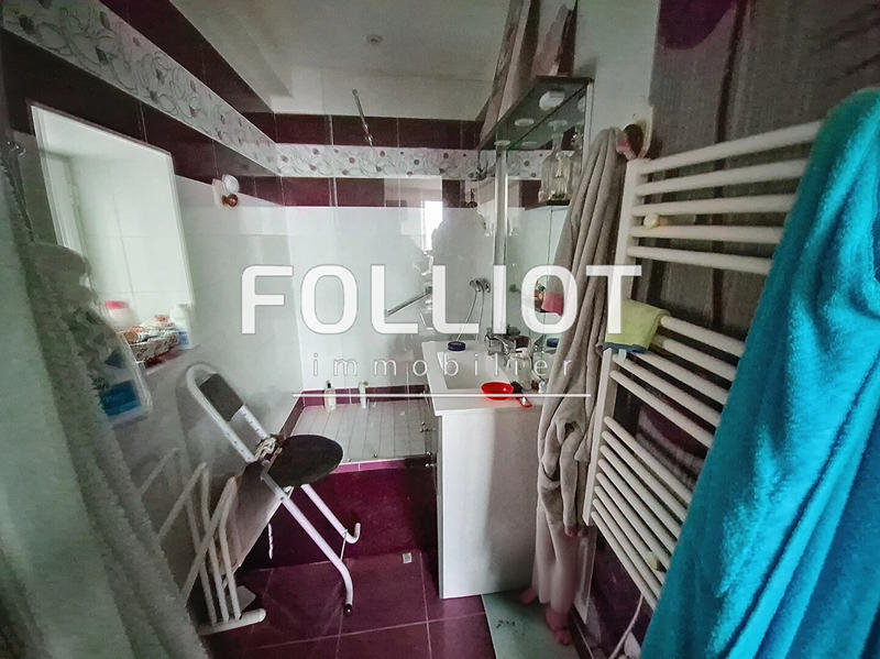 Maison - 247 m² - 9 pièces