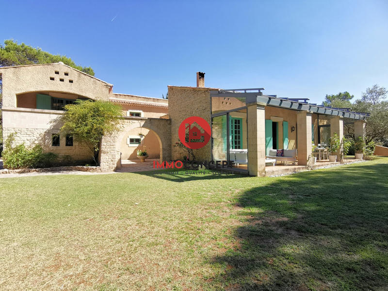 Villa - 265 m² - 8 pièces