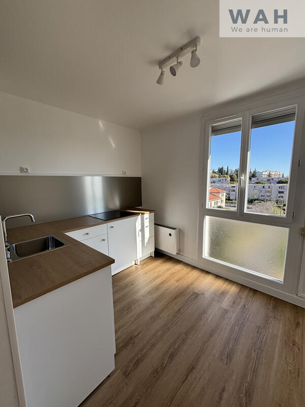 Appartement - 96 m² - 5 pièces