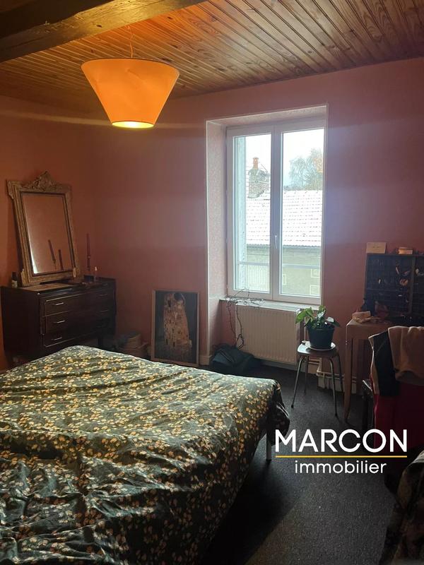 Maison - 210 m² - 10 pièces