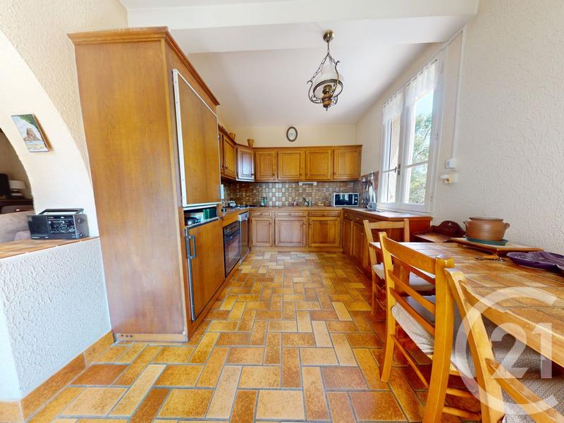 Maison - 267 m² - 6 pièces