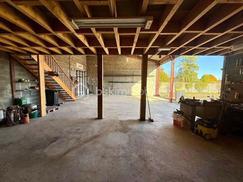 Immeuble - 220 m² - 1 pièce