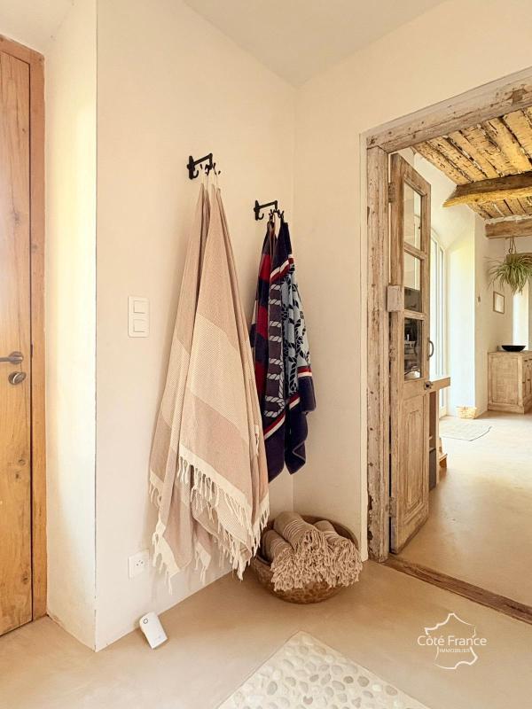 Villa - 239 m² - 9 pièces