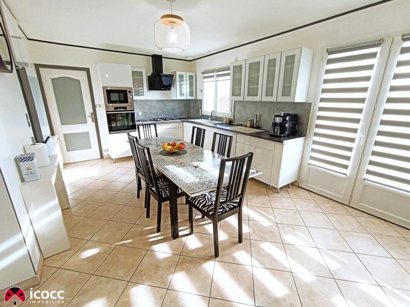 Maison - 102 m² - 5 pièces