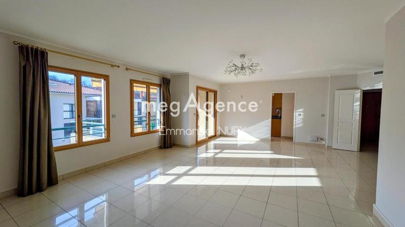Appartement - 130 m² - 4 pièces