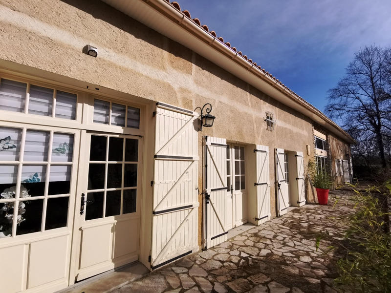 Maison - 248 m² - 10 pièces