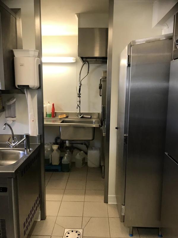 Magasins - 145 m² - 7 pièces