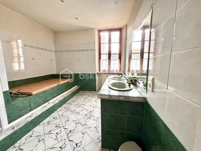 Maison ancienne - 172 m² - 8 pièces