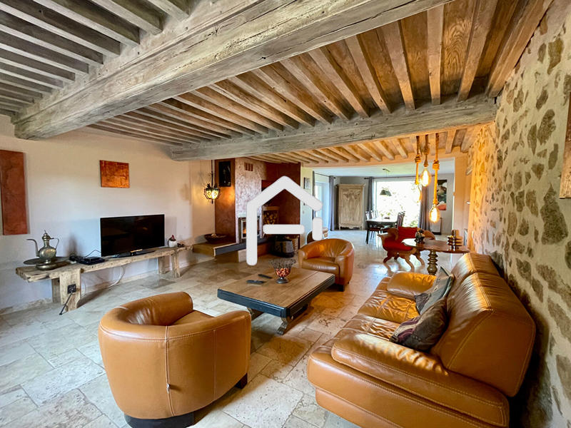 Demeure - 257 m² - 8 pièces