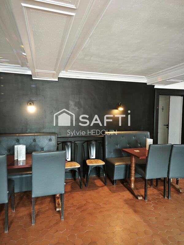 Local commercial - 136 m² - 4 pièces