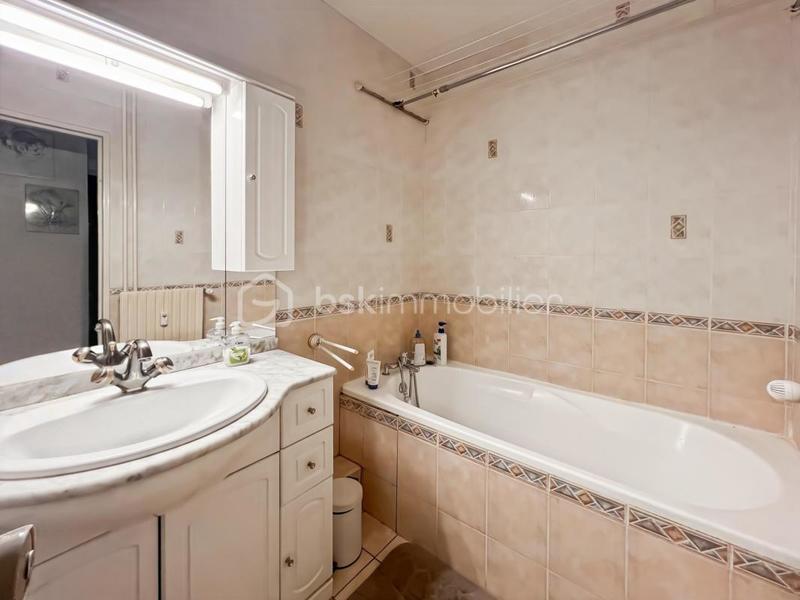 Appartement - 80 m² - 4 pièces