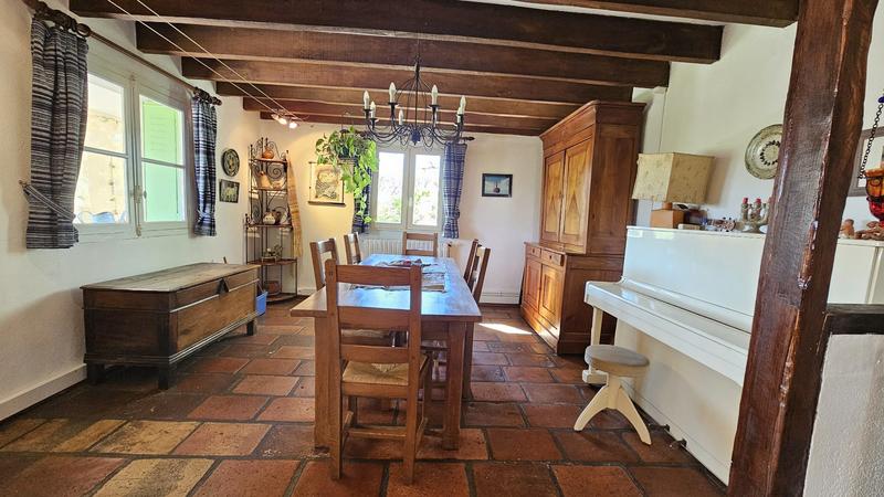 Maison - 223 m² - 9 pièces