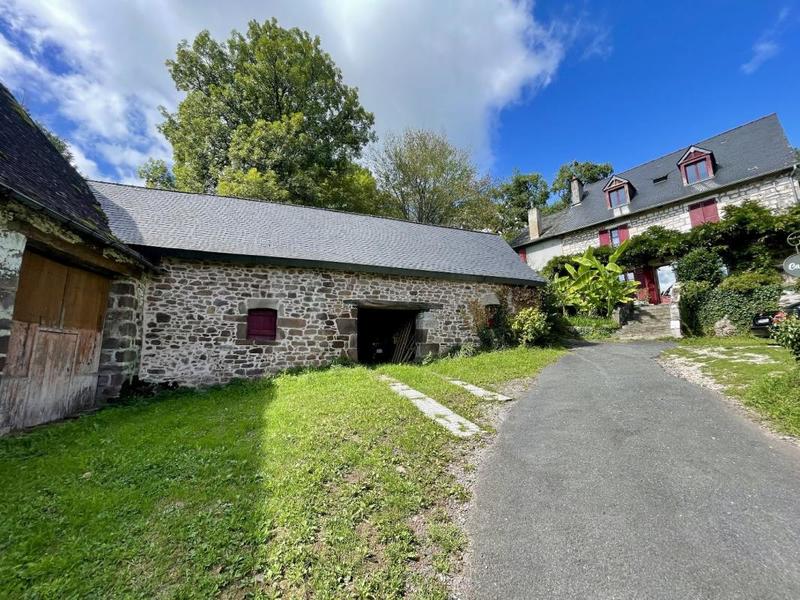 Maison - 293 m² - 11 pièces