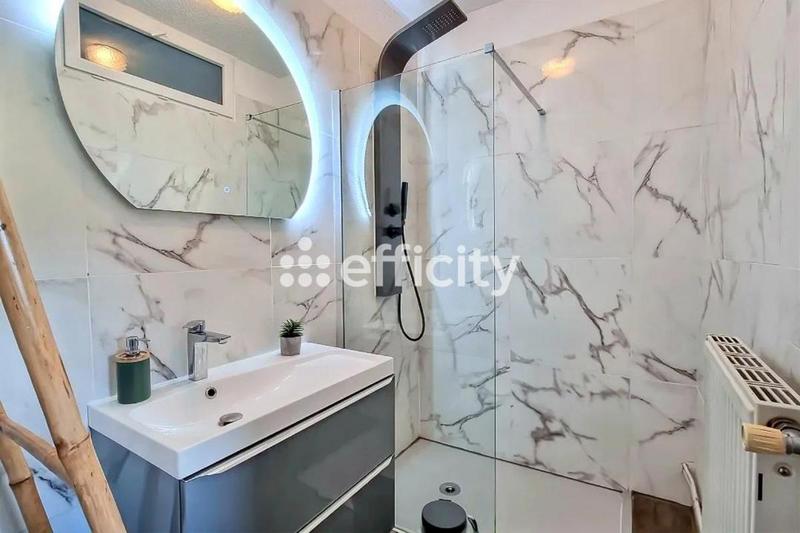 Immeuble - 347 m² - 11 pièces