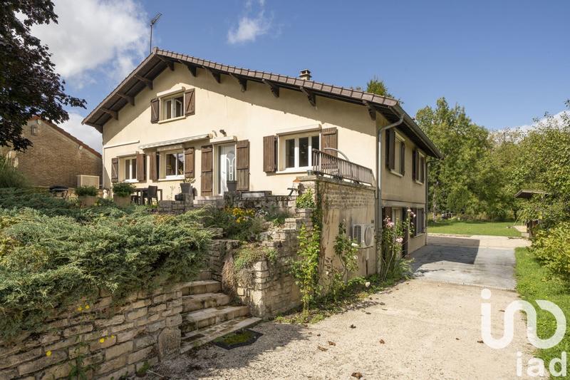 Maison - 286 m² - 9 pièces