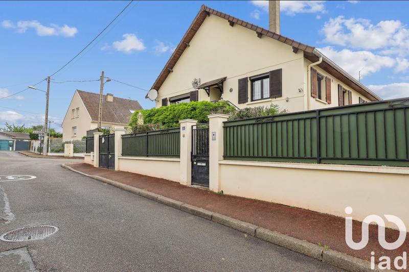 Maison - 230 m² - 9 pièces