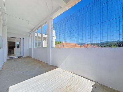 Appartement - 94 m² - 4 pièces