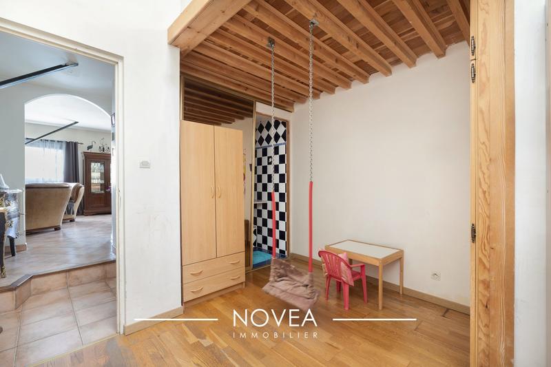 Maison - 270 m² - 5 pièces