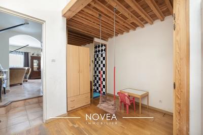 Maison - 270 m² - 5 pièces