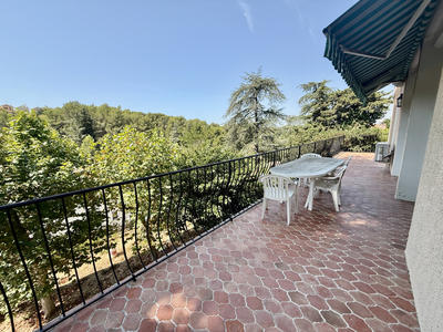 Maison - 400 m² - 9 pièces