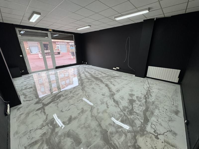 Local commercial - 87 m² - 3 pièces