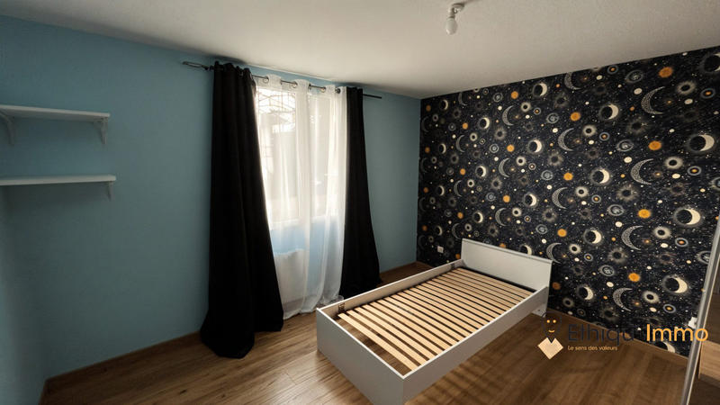 Maison - 246 m² - 8 pièces