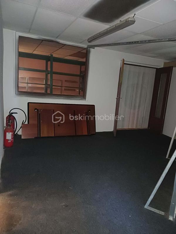 Local commercial - 142 m² - 3 pièces