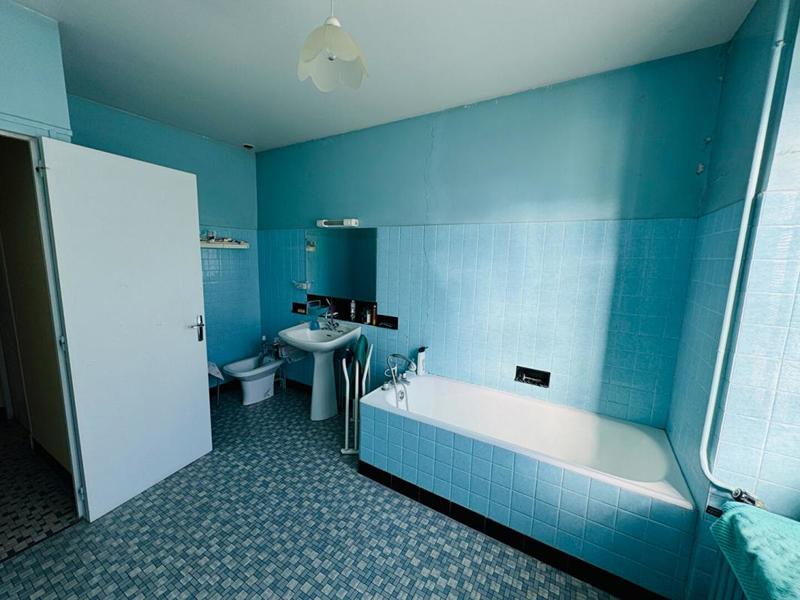 Maison - 264 m² - 9 pièces